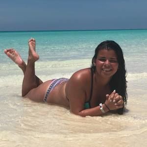 Meet your Posher, Alicia